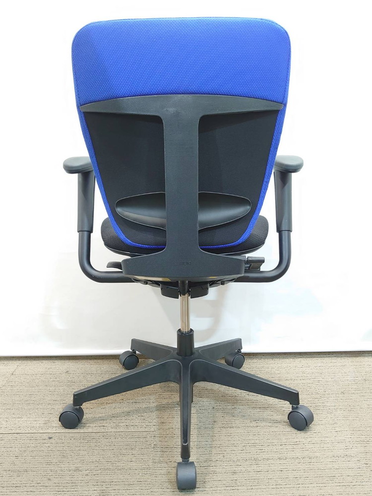 【送料無料 地域限定】 イトーキ プラオ オフィスチェア デスクチェア OAチェア PCチェア 事務チェア 肘付き キャスター付き 【中古オフィス家具】【中古】 - 画像 (4)