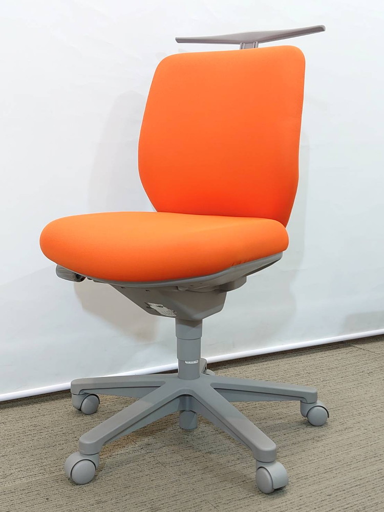 オフィスチェア 事務用チェア エグゼクティブチェア マネジメントチェア チェアー チェアハンガー付き コクヨ セディスタ 国産 オフィスチェア デスクチェア 事務チェア キャスターチェア 事務イス ワークチェア 事務いす ワーキングチェア タスクチェア パソコンチェア 事務椅子【中古オフィス家具】【中古】