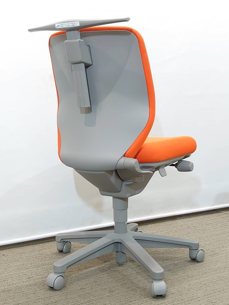 オフィスチェア 事務用チェア エグゼクティブチェア マネジメントチェア チェアー チェアハンガー付き コクヨ セディスタ 国産 オフィスチェア デスクチェア 事務チェア キャスターチェア 事務イス ワークチェア 事務いす ワーキングチェア タスクチェア パソコンチェア 事務椅子【中古オフィス家具】【中古】 - 画像 (2)