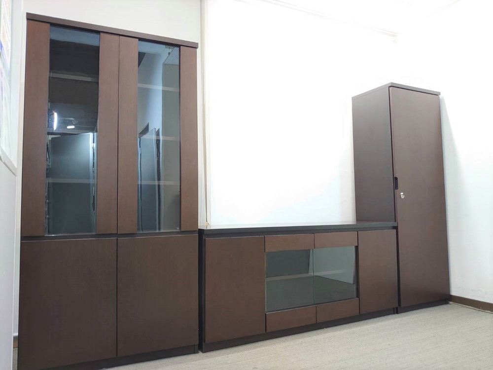 【送料無料 東京地区限定】イトーキ X09 役員家具3点セット ガラス書庫 ワードローブ ローガラス書庫 書庫【中古オフィス家具】【中古】 - 画像 (2)