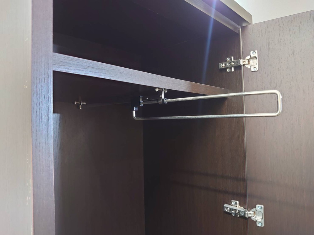 【送料無料 東京地区限定】イトーキ X09 役員家具3点セット ガラス書庫 ワードローブ ローガラス書庫 書庫【中古オフィス家具】【中古】 - 画像 (9)