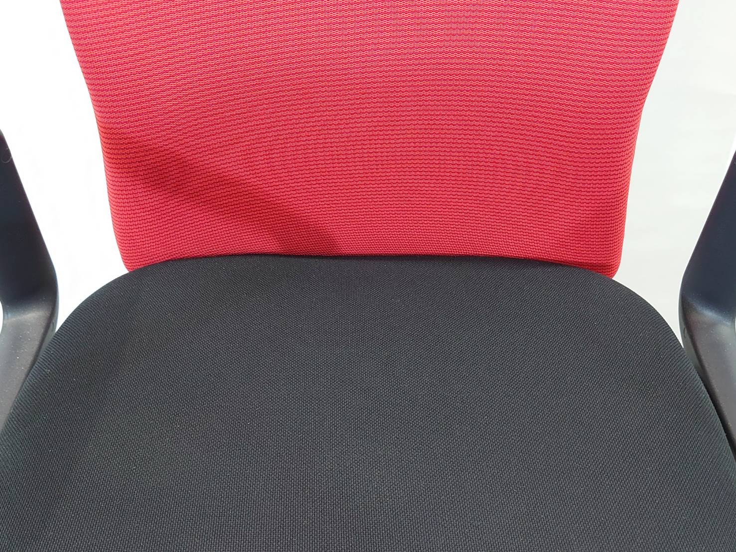 【送料無料 地域限定】 4脚セット パソコンチェア ハンガー付き キャスターチェア オフィスチェアー 事務椅子 事務イス 事務いす ウチダ ルディオ Ludio 国産 オフィスチェア PCチェア デスクチェア 事務チェア キャスターチェア 肘付き 【中古オフィス家具】【中古】 - 画像 (8)