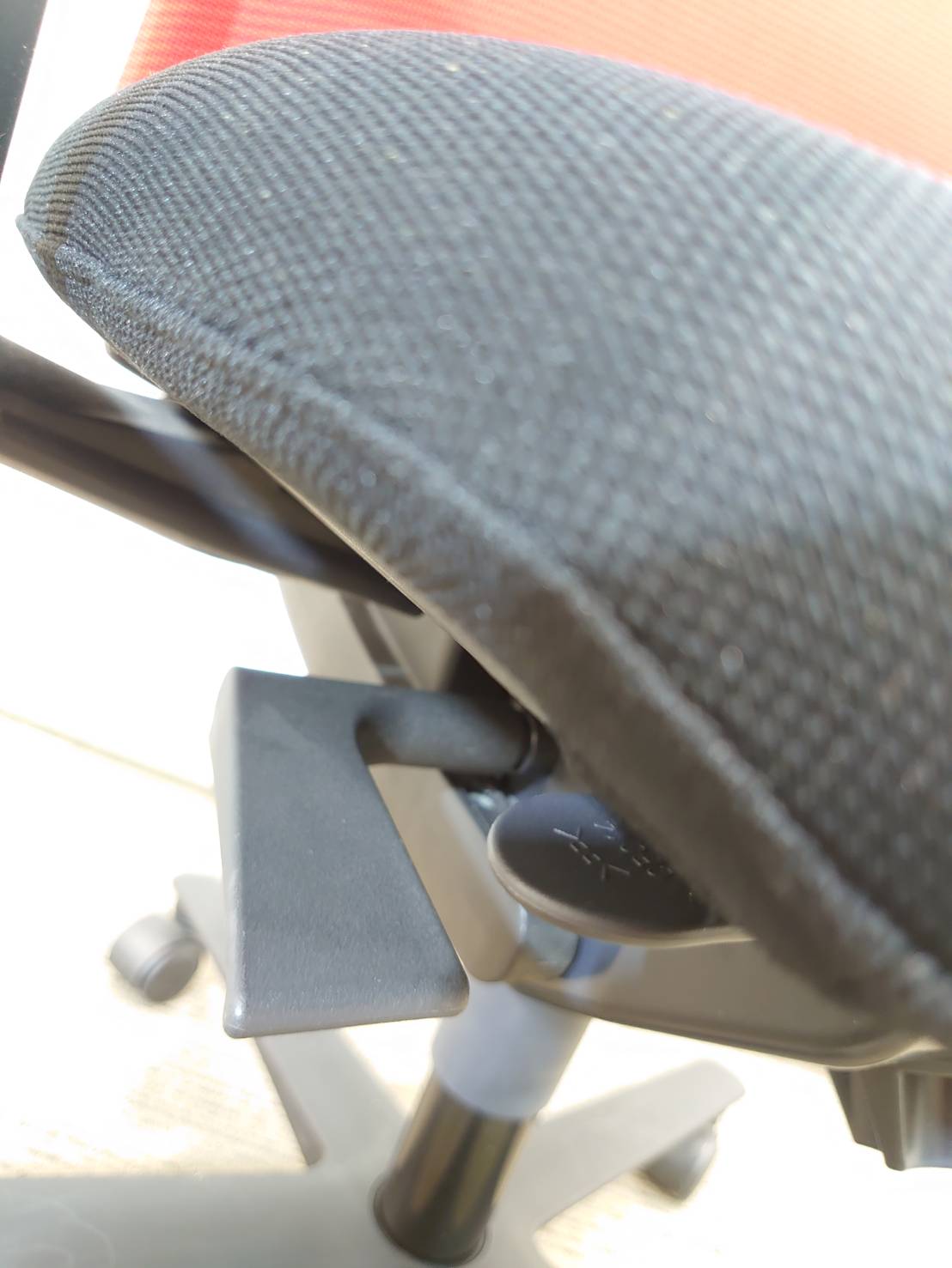 【送料無料 地域限定】 4脚セット パソコンチェア ハンガー付き キャスターチェア オフィスチェアー 事務椅子 事務イス 事務いす ウチダ ルディオ Ludio 国産 オフィスチェア PCチェア デスクチェア 事務チェア キャスターチェア 肘付き 【中古オフィス家具】【中古】 - 画像 (11)