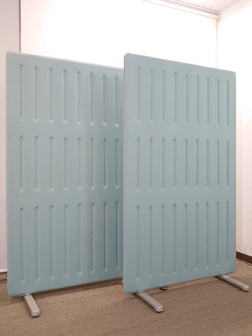 【店頭引き渡し限定】 2枚セット オカムラ マッフル パーテーション インテリアスクリーン パーティション パーテーション スクリーンパネル 自立式 脚付き 自立パーティション 自立パーテーション 自立パネル 【中古オフィス家具】 【中古】【中古】