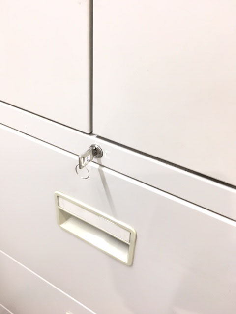 【送料無料 東京地区限定】4台セット 上下書庫 両開き書庫 ラテラル書庫 キャビネット ユニット書庫 スチールキャビネット 本棚 書棚 収納庫 保管庫【中古オフィス家具】【中古】 - 画像 (8)