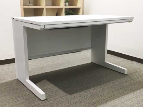 ウチダ 平机 W1000 スカエナ スチールデスク オフィスデスク ワークデスク 平デスク SFP1000 OW 机 デスク PCデスク 中古オフィスデスク 事務机 事務デスク 事務用デスク パソコンデスク ホワイト色 内田洋行 UCHIDA 国産【中古オフィス家具】【中古】