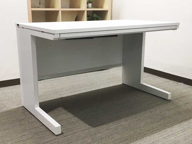 ウチダ 平机 W1000 スカエナ スチールデスク オフィスデスク ワークデスク 平デスク SFP1000 OW 机 デスク PCデスク 中古オフィスデスク 事務机 事務デスク 事務用デスク パソコンデスク ホワイト色 内田洋行 UCHIDA 国産【中古オフィス家具】【中古】