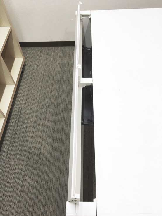 ウチダ 平机 W1000 スカエナ スチールデスク オフィスデスク ワークデスク 平デスク SFP1000 OW 机 デスク PCデスク 中古オフィスデスク 事務机 事務デスク 事務用デスク パソコンデスク ホワイト色 内田洋行 UCHIDA 国産【中古オフィス家具】【中古】 - 画像 (3)