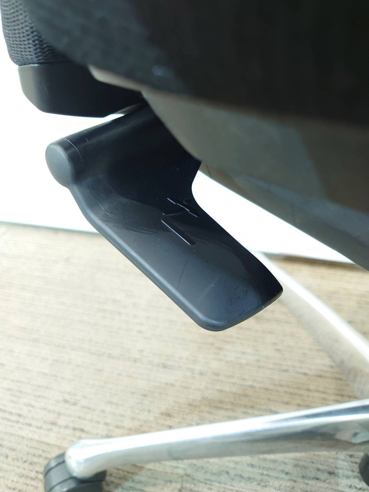 【送料無料 地域限定】4脚セット オフィスチェア メッシュチェア デスクチェア 事務チェア キャスターチェア PCチェア OAチェア オカムラ フィーゴ 【中古オフィス家具】【中古】 - 画像 (8)