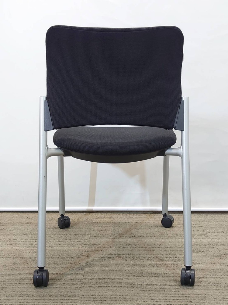 【送料無料 地域限定】 4脚セット オカムラ 会議チェア ミーティングチェア スタッキングチェア キャスターチェア 会議イス 国産 【中古オフィス家具】【中古】 - 画像 (6)