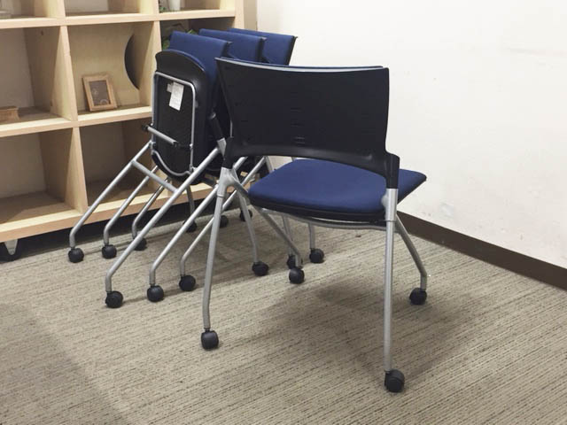 【送料無料 地域限定】10脚セット 会議チェア ミーティングチェア スタッキングチェア スタックチェア ネスタブルチェア ネスティングチェア 【中古オフィス家具】【中古】 - 画像 (3)