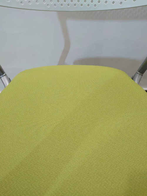 【送料無料 地域限定】4脚セット ウチダ 内田洋行 会議チェア ミーティングチェア スタッキングチェア スタックチェア ネスタブルチェア ネスティングチェア 折り畳み 椅子 フォールディングチェア 【中古オフィス家具】【中古】 - 画像 (7)