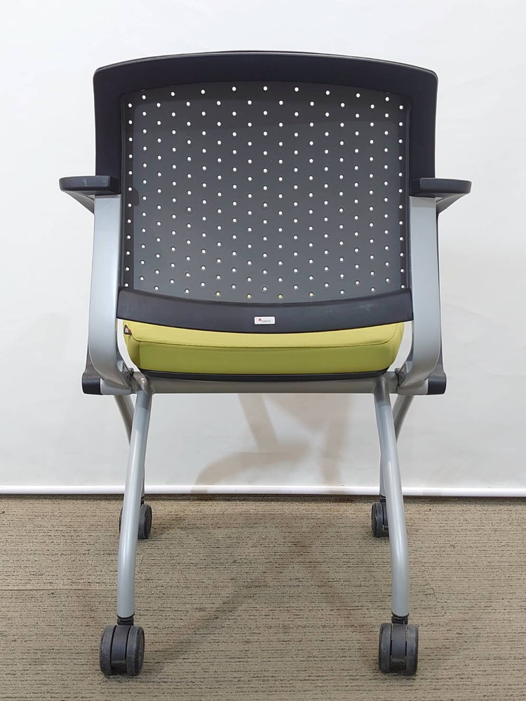 ファシス ネスティングチェア ミーティングチェア 会議チェア ネスタブルチェア 平行スタックチェア【中古オフィス家具】【中古】 - 画像 (4)