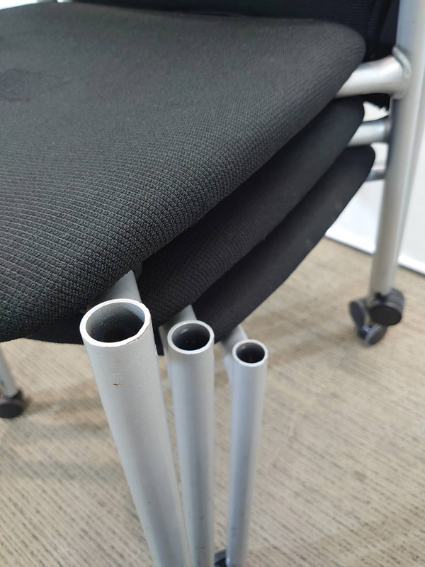 【送料無料 地域限定】 4脚セット オカムラ 会議チェア ミーティングチェア スタッキングチェア キャスターチェア 会議イス 国産 【中古オフィス家具】【中古】 - 画像 (8)