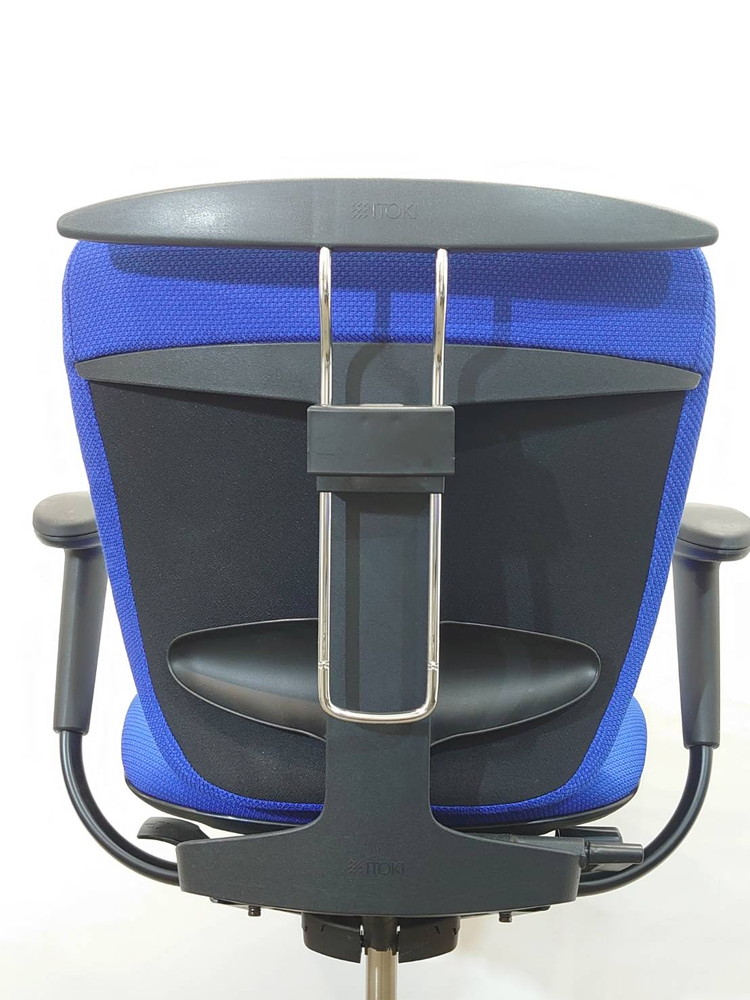 イトーキ プラオ オフィスチェア デスクチェア ひじ付き ハンガー付き 事務チェア OAチェア キャスターチェア 事務イス ワークチェア 国産 【中古オフィス家具】 【中古】 (複製) (複製) - 画像 (6)