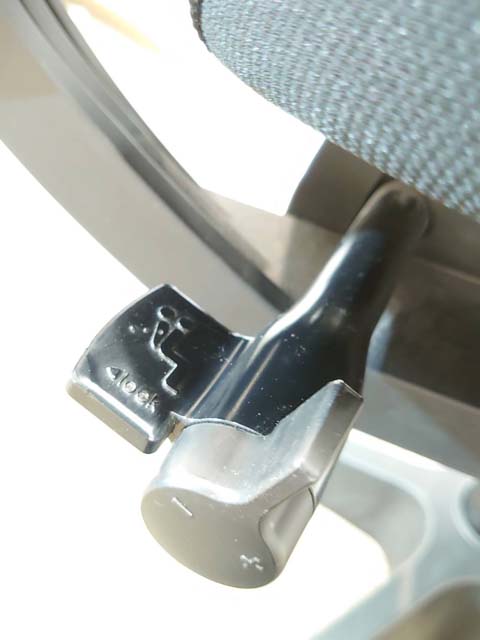 【送料無料 地域限定】 イトーキ エピオス オフィスチェア デスクチェア メッシュチェア 事務チェア キャスターチェア 事務イス ワークチェア 事務椅子 事務いす オフィスチェアー 事務用チェア パソコンチェア ワーキングチェア ITOKI epios 国産 【中古オフィス家具】【中古】 - 画像 (6)