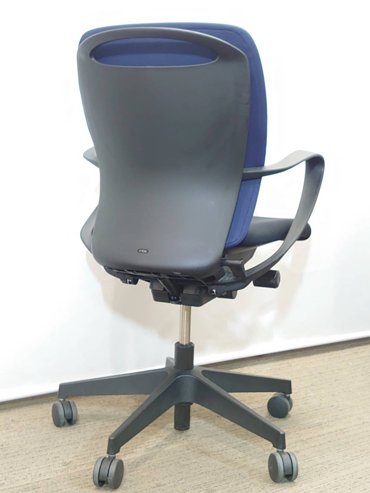 オフィスチェア デスクチェア 肘付き 事務チェア キャスターチェア 事務イス PCチェア イトーキ フルゴ 【中古オフィス家具】【中古】 - 画像 (2)