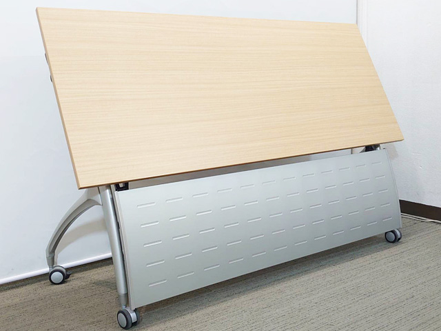 【送料無料 東京地区限定】4台セット イトーキ リリッシュ 折りたたみテーブル 折り畳みテーブル 平行スタックテーブル ミーティングテーブル 会議テーブル スタックテーブル フォールディングテーブル スタッキングテーブル W1800×D600×H700 【中古オフィス家具】【中古】 - 画像 (4)