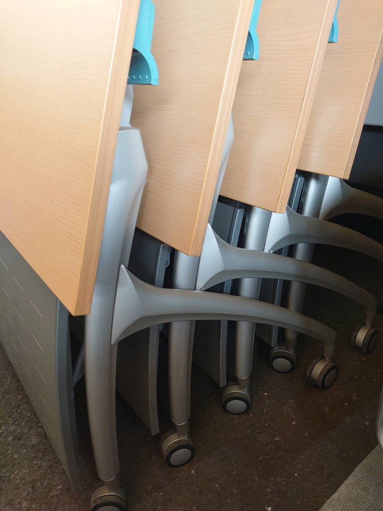 【送料無料 東京地区限定】4台セット イトーキ リリッシュ 折りたたみテーブル 折り畳みテーブル 平行スタックテーブル ミーティングテーブル 会議テーブル スタックテーブル フォールディングテーブル スタッキングテーブル W1800×D600×H700 【中古オフィス家具】【中古】 - 画像 (8)