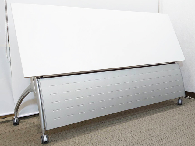 美品 折りたたみテーブル 折り畳みテーブル 平行スタックテーブル ミーティングテーブル 会議テーブル スタックテーブル フォールディングテーブル スタッキングテーブル 会議用テーブル【中古オフィス家具】【中古】 - 画像 (4)