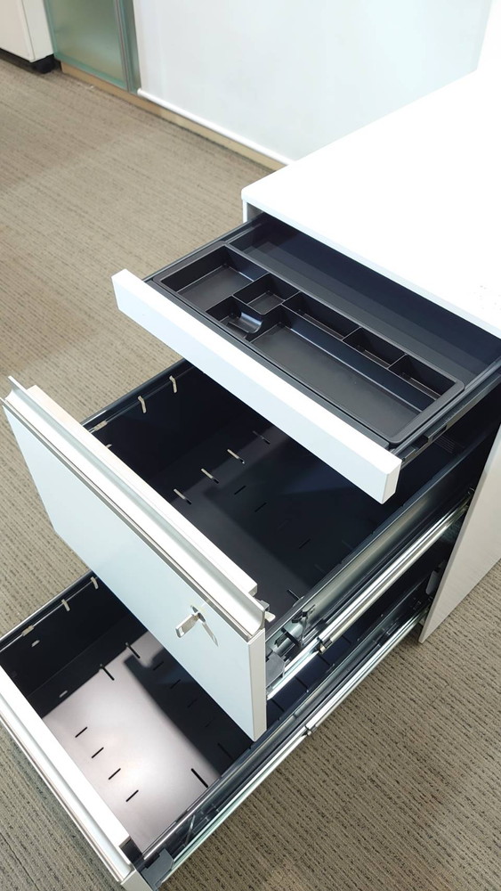 【送料無料 地域限定】 4人用 フリーアドレス デスクセット コクヨ ワークソート ワークテーブルセット W1400×2台 フリアド 平机 片袖机 可動式 オフィステーブル ミーティングテーブル 会議テーブル 多目的テーブル SDT-WS1414PAW 開業セット 国産 【中古オフィス家具】【中古】 - 画像 (19)