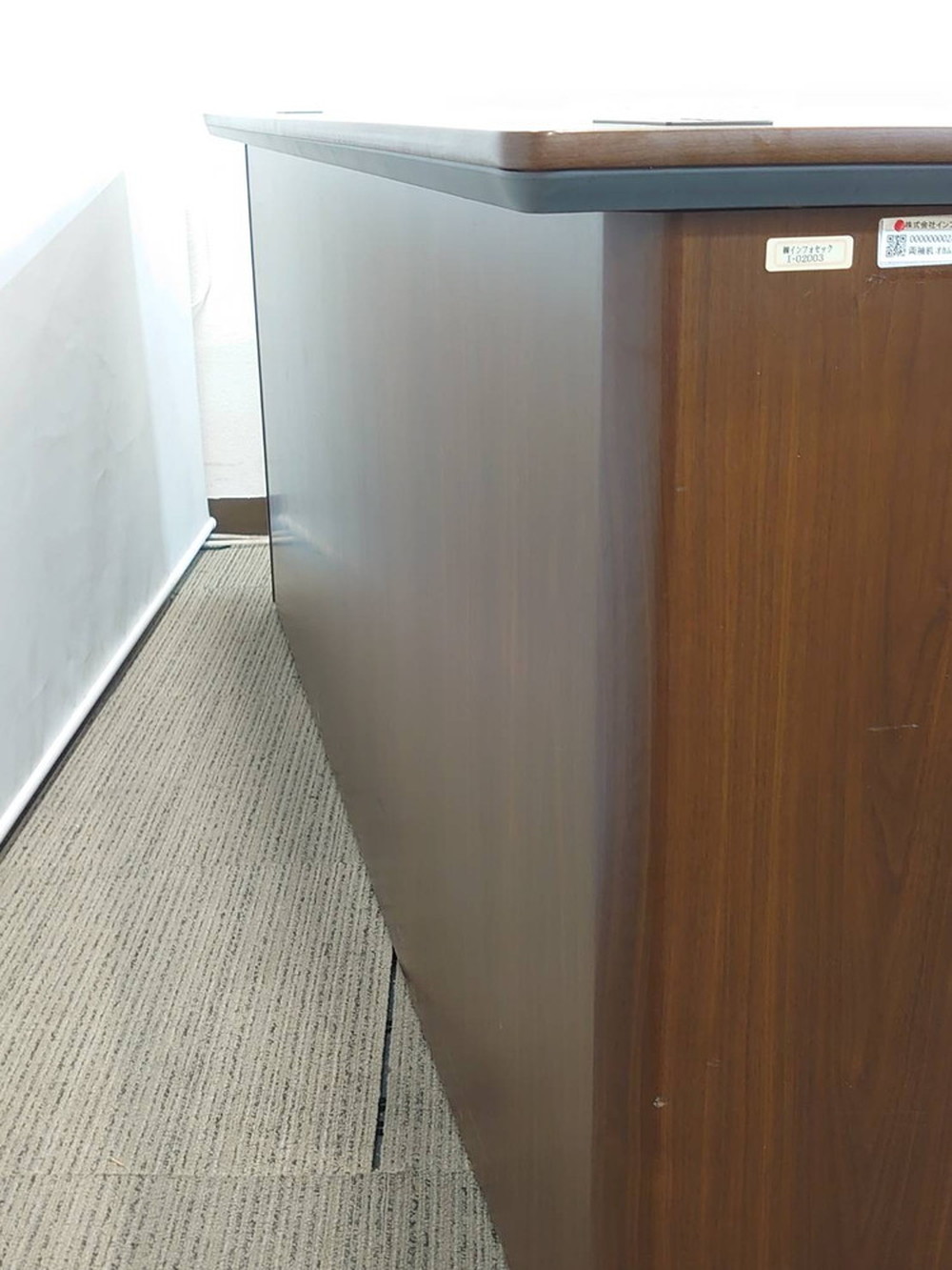 【訳あり特価】 カギ付き 鍵付き W1800×D800×H720 事務デスク 事務用机 事務用デスク 書斎用デスク ワークデスク オカムラ DX-4 オカムラ okamura DX-041 ディーエックス 4 両袖机 オフィスデスク 両袖デスク 役員デスク 木製デスク 事務机 役員用デスク 役員机 マネジメントデスク エグゼクティブデスク 社長室【中古オフィス家具】【中古】 - 画像 (7)