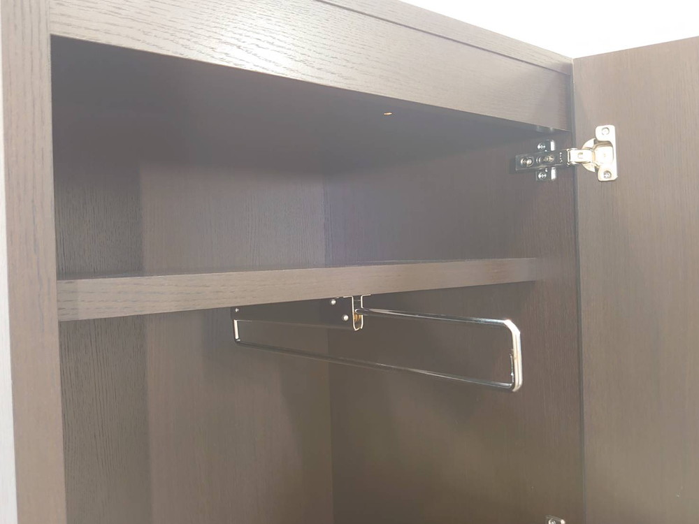 ワードローブ 役員用家具 ITOKI X11 役員用ロッカー 衣類保管 1人用ロッカー 更衣用ロッカー 木製ロッカー 衣類収納 鍵付き 棚付き ミラー付き 【中古オフィス家具】【中古】 - 画像 (3)