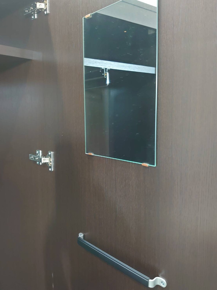 ワードローブ 役員用家具 ITOKI X11 役員用ロッカー 衣類保管 1人用ロッカー 更衣用ロッカー 木製ロッカー 衣類収納 鍵付き 棚付き ミラー付き 【中古オフィス家具】【中古】 - 画像 (4)