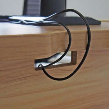 【法人様限定】送料無料 スチール脚デスク W1200xD600 ホワイト ブラック脚 RFSLD-1260WH-BL - 画像 (6)