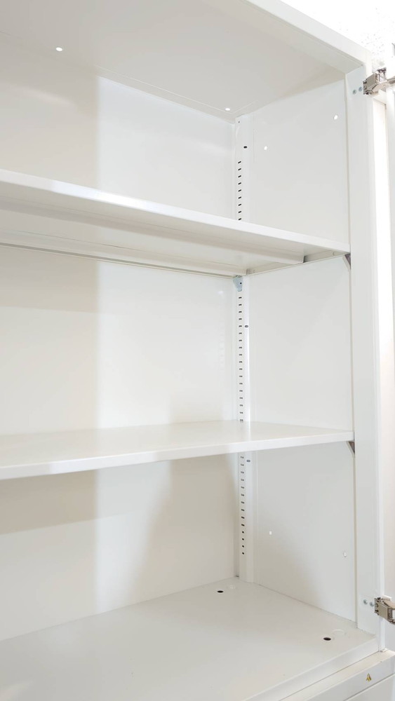 【人気のホワイト書庫】美品 オカムラ レクトライン 上下書庫 両開き書庫 ラテラル書庫 キャビネット ユニット書庫【中古オフィス家具】【中古】 - 画像 (3)