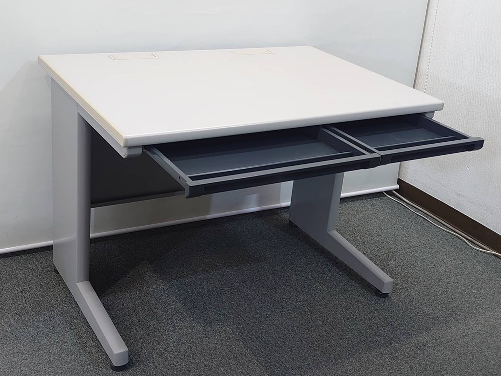 【送料無料 東京地区限定】4台セット 開業セット 平机 スチールデスク オフィスデスク ワークデスク デスク PCデスク W1000 ITOKI CZN-107HA-WE デスク 事務机 オフィス用 事務用 業務用 イトーキ CZ 国産 rc3201119-06 【中古オフィス家具】【中古】 - 画像 (3)