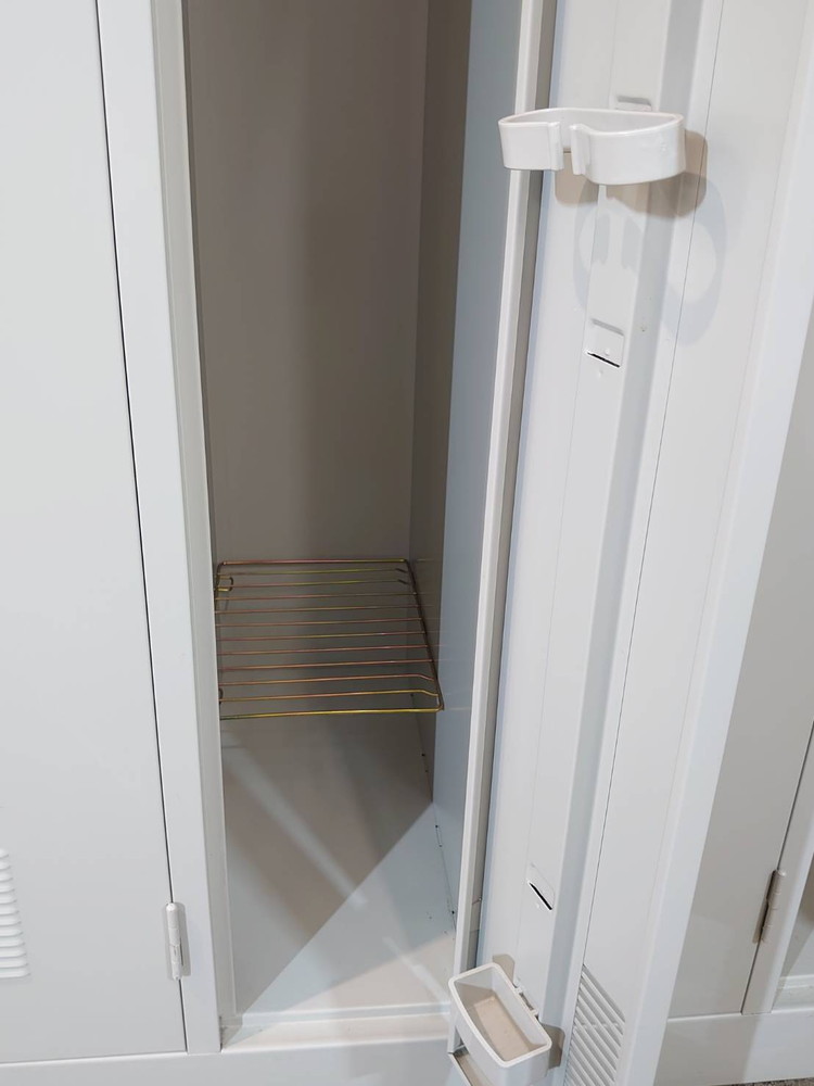 【店頭引き渡し限定】ナイキ 4人用 オフィスロッカー スチールロッカー 更衣ロッカー 貴重品ロッカー 国産 【中古オフィス家具】【中古】 - 画像 (4)