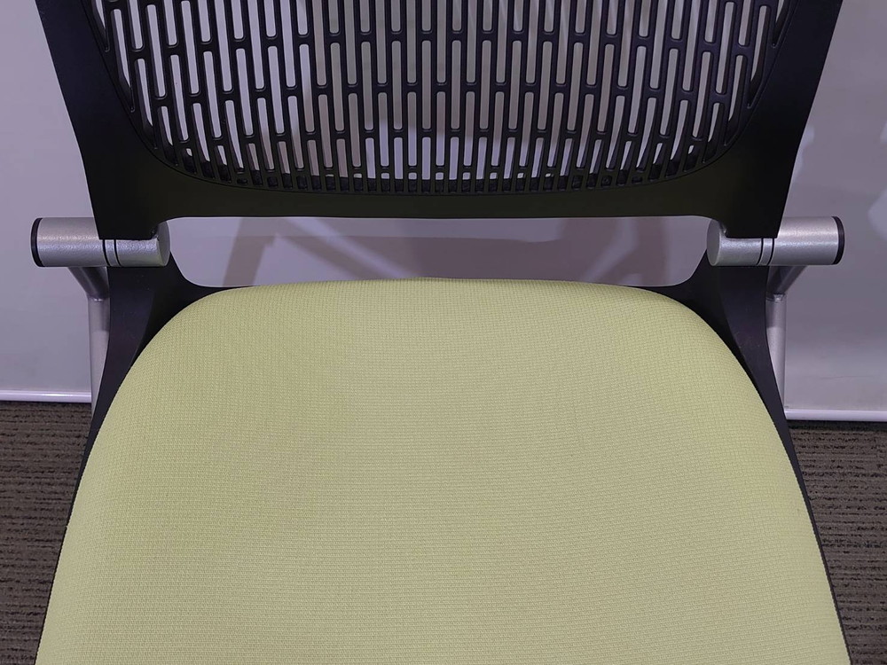 【送料無料 地域限定】 10脚セット オカムラ グラータ ネスティングチェア 平行スタックチェア ネスタブルチェア 会議チェア ミーティングチェア 折りたたみ椅子 会議椅子 会議イス 会議用イス 会議用チェア キャスター付き okamura 岡村製作所 Grata 8142GR 国産 【中古オフィス家具】【中古】 - 画像 (7)