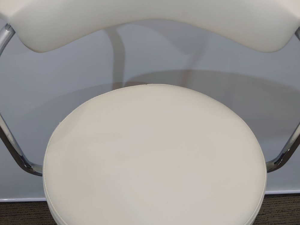 【店頭引き渡し限定】 3脚セット カウンターチェア バーチェア キッチンチェア ハイスツール キャスターチェア 昇降式 背もたれ付き 【中古オフィス家具】 - 画像 (7)