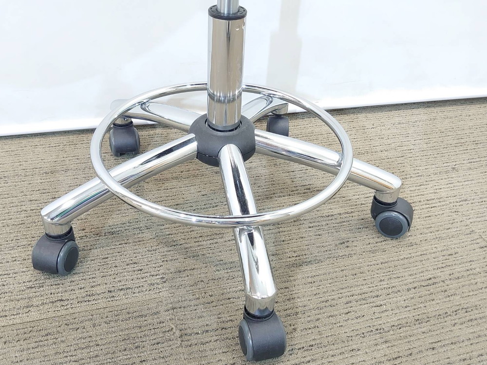 【店頭引き渡し限定】 3脚セット カウンターチェア バーチェア キッチンチェア ハイスツール キャスターチェア 昇降式 背もたれ付き 【中古オフィス家具】 - 画像 (11)