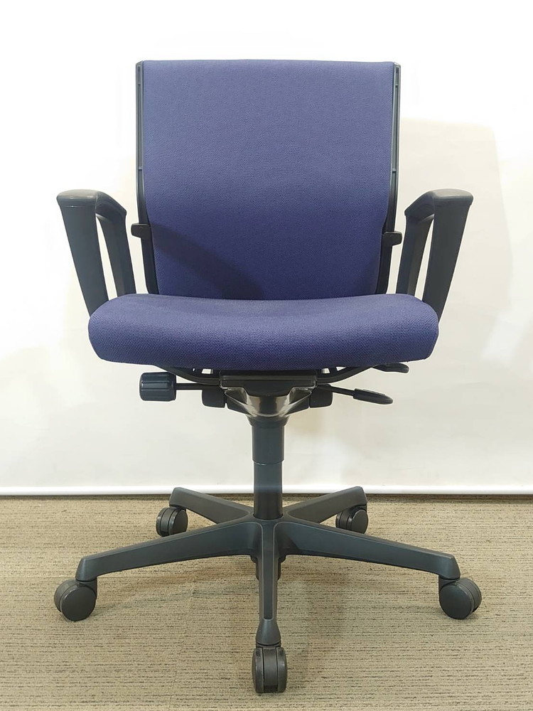 オフィスチェア デスクチェア 肘付き 事務チェア キャスターチェア 事務イス ワークチェア PCチェア OAチェア オカムラ エスクード C443ZR FFW4 国産 【中古オフィス家具】【中古】 - 画像 (4)