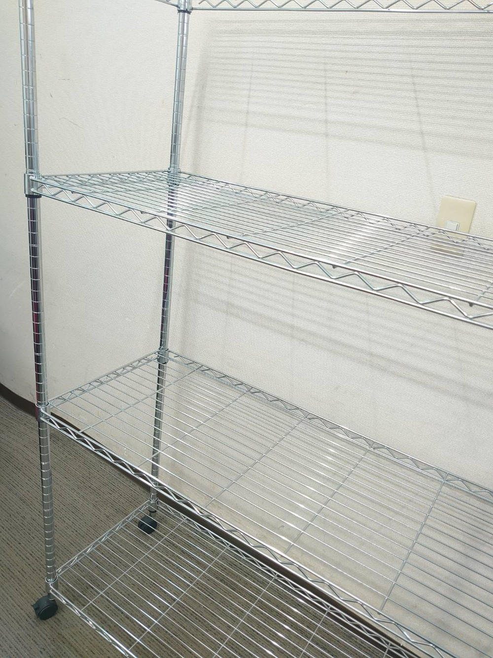 【法人限定送料無料】 軽量ラック メタルラック キャスター付き 物品棚 オープン棚 軽量棚 倉庫棚 備品整理 キャビネット 【中古オフィス家具】【中古】 - 画像 (3)