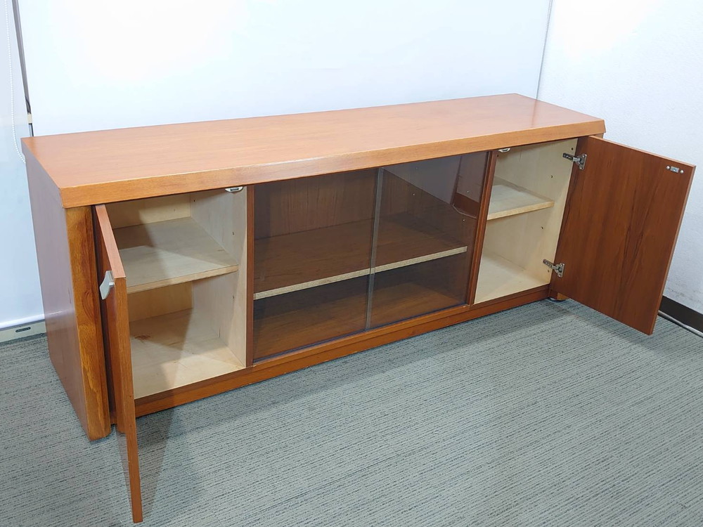 【送料無料 東京地区限定】ローボード 木製書庫 保管庫 キャビネット 収納庫 本棚 書棚 ガラス【中古オフィス家具】【中古】 - 画像 (4)