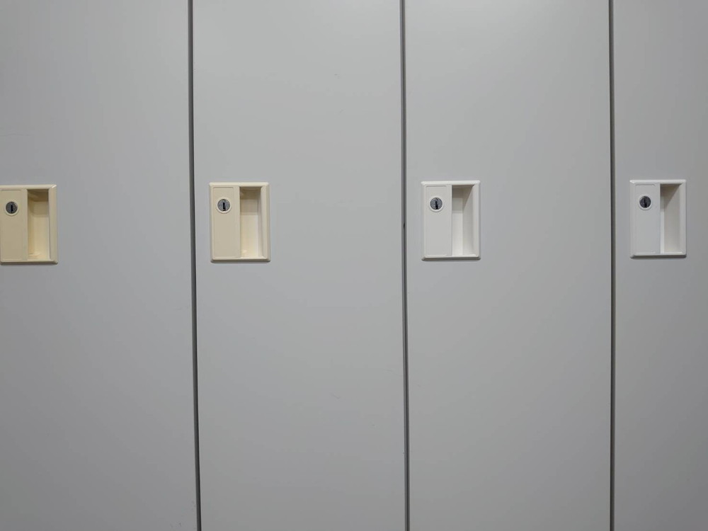 【店頭引き渡し限定】ロッカー オフィスロッカー 4人用 カギ付き 4人用ロッカー 貴重品ロッカー 4列 スチールロッカー 4名用ロッカー 更衣ロッカー 更衣用ロッカー ジョインテックス JOINTEX 【中古オフィス家具】【中古】 - 画像 (7)