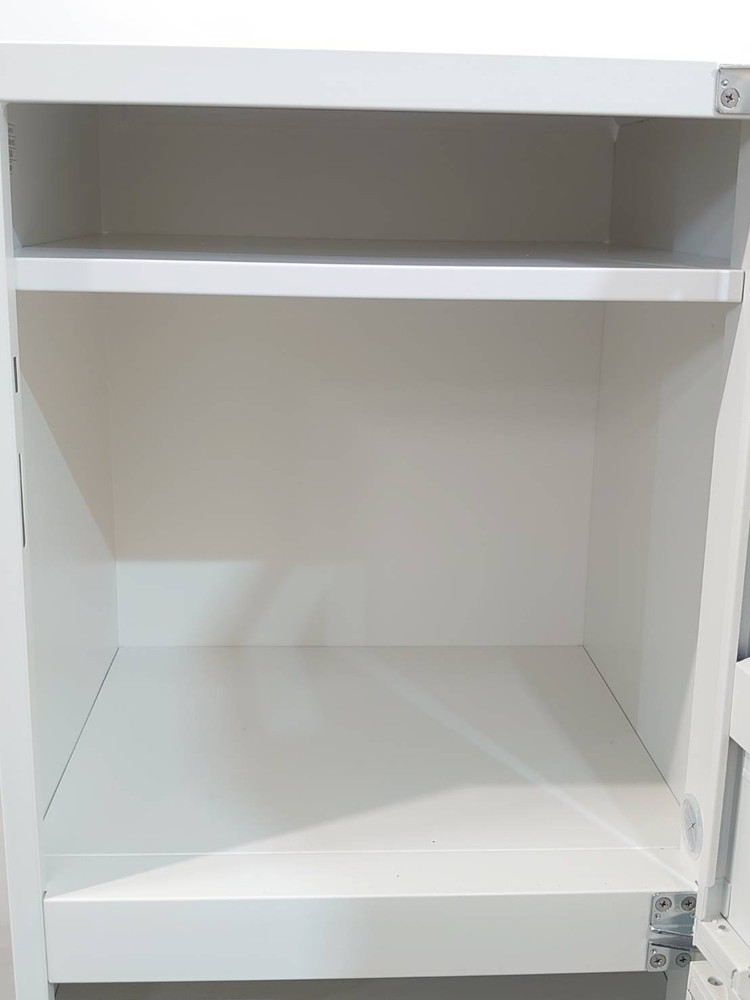 【大量入荷!】生興 SEIKO 4名用 投函口付 メール穴付 パーソナルロッカー ホワイト色 ダイヤル錠 貴重品ロッカー メールロッカー モバイルロッカー 更衣ロッカー 2列2段 W900 D450 H1110 RW45-410P-D 4名用 4人用【中古オフィス家具】 - 画像 (3)