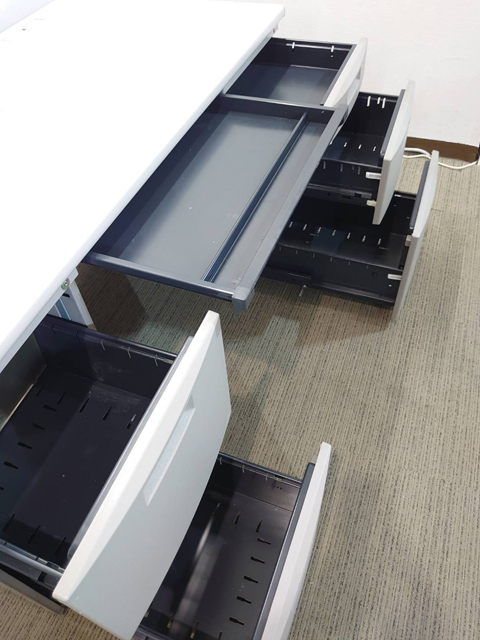 【送料無料 地域限定】【美品】5台セット イトーキ CZ プレーゴ 5人用 オフィスデスクセット 両袖机 片袖机 椅子 オフィスデスク オフィスチェア W1400 W1000 ITOKI 国産 【中古オフィス家具】【中古】 - 画像 (6)