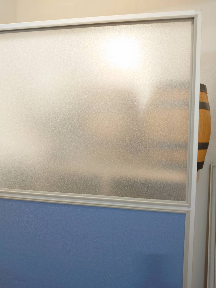 【送料無料 東京地区限定】 パーティション パーテーション 自立式 脚付き 自立式パーティション 自立パーテーション 自立パネル 自立式パネル 脚付きパネル ウイルス 感染 飛沫 防止 予防 対策【中古オフィス家具】【中古】 - 画像 (4)