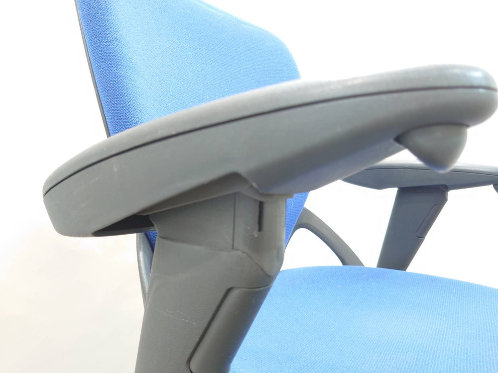 【送料無料 地域限定】 【80脚入荷】10脚セット イトーキ プレーゴ Prego オフィスチェア デスクチェア 事務チェア キャスターチェア 事務イス 肘付き ひじ付き ワーキングチェア 事務椅子 事務いす オフィスチェアー 事務用チェア パソコンチェア OAチェア ITOKI 国産 【中古オフィス家具】【中古】 - 画像 (11)