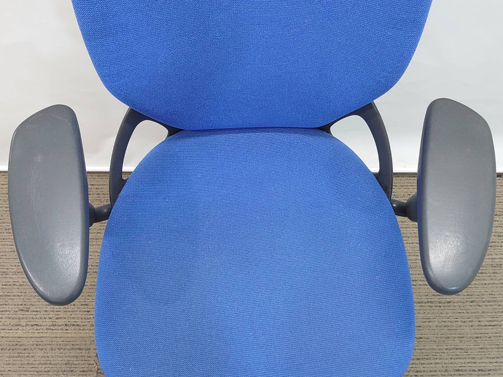 【送料無料 地域限定】 【80脚入荷】10脚セット イトーキ プレーゴ Prego オフィスチェア デスクチェア 事務チェア キャスターチェア 事務イス 肘付き ひじ付き ワーキングチェア 事務椅子 事務いす オフィスチェアー 事務用チェア パソコンチェア OAチェア ITOKI 国産 【中古オフィス家具】【中古】 - 画像 (7)