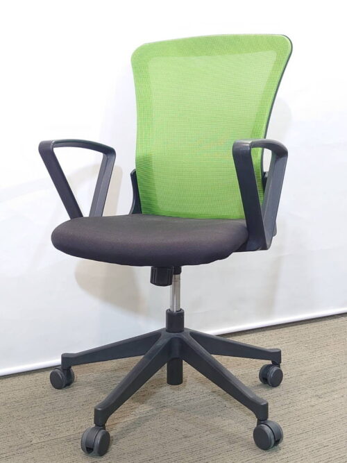 オフィスチェア デスクチェア パソコンチェア ワークチェア ミドルバックチェア キャスターチェア ASM-701 グリーン色 事務椅子 事務イス 事務いす メッシュチェア 肘付き ひじ付き ワーキングチェア チェア オフィス キャスター OAチェア PCチェア 井上金庫 【中古オフィス家具】【中古】