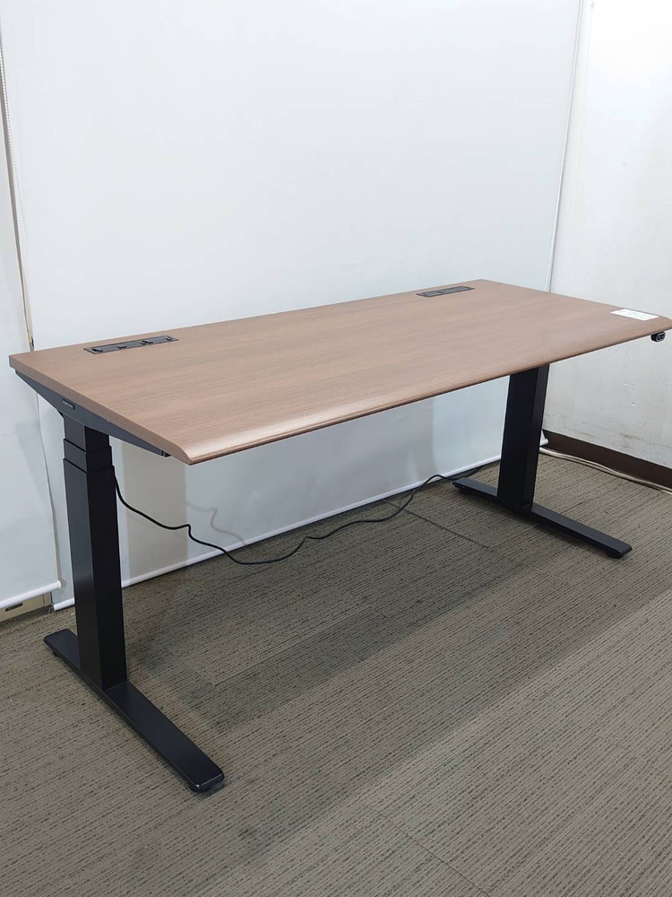 オカムラ スイフトシリーズ 上下昇降デスク 電動 天板昇降デスク 昇降デスク マネージャーデスク 電動昇降デスク 役員デスク 昇降役員デスク リフティング 高さ調節 高さ調整 配線孔付き ボタンタイプ セーフティリバース 3S102P MK39 【中古オフィス家具】【中古】 - 画像 (4)