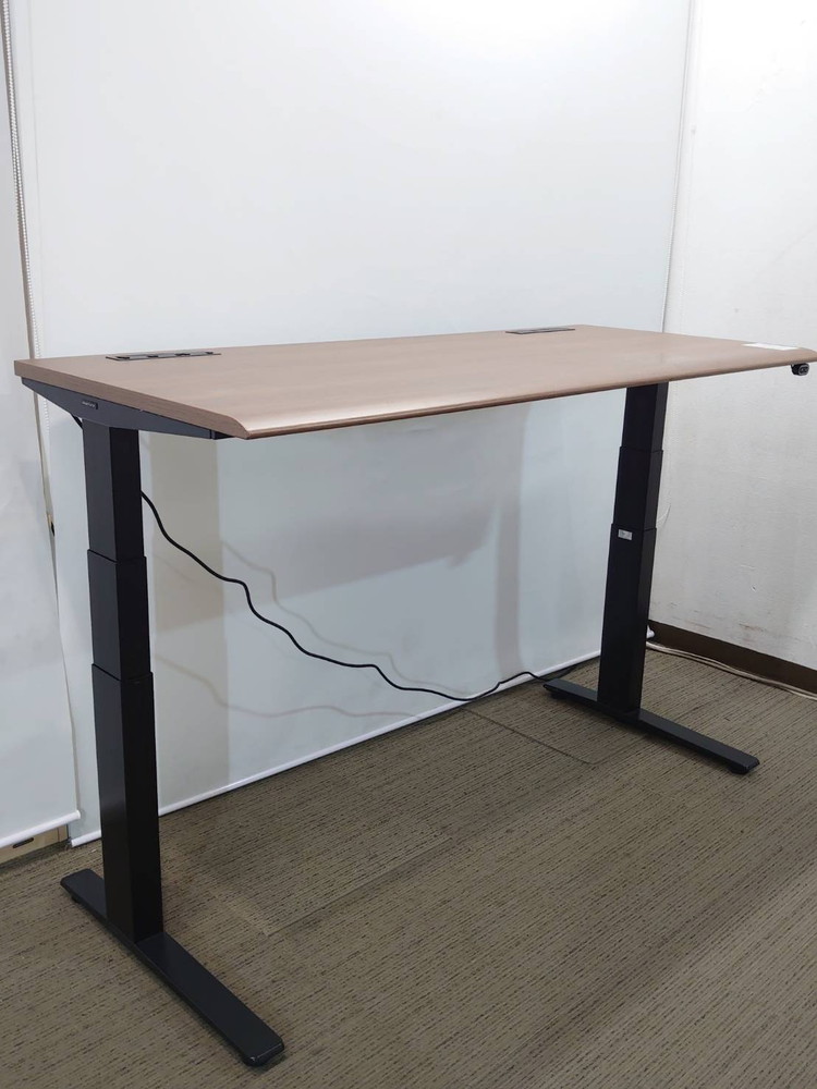 オカムラ スイフトシリーズ 上下昇降デスク 電動 天板昇降デスク 昇降デスク マネージャーデスク 電動昇降デスク 役員デスク 昇降役員デスク リフティング 高さ調節 高さ調整 配線孔付き ボタンタイプ セーフティリバース 3S102P MK39 【中古オフィス家具】【中古】 - 画像 (5)