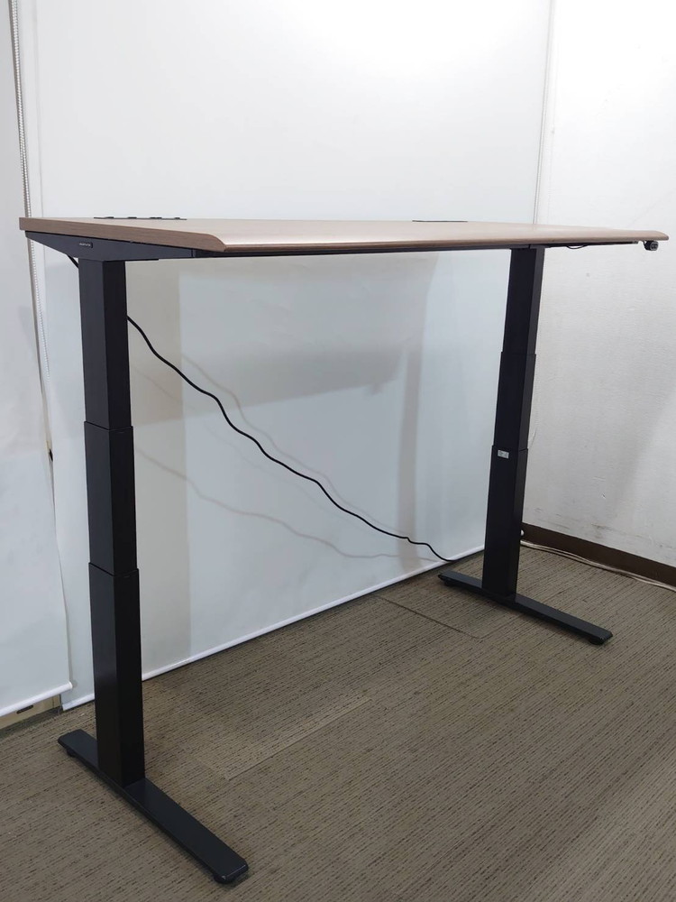 オカムラ スイフトシリーズ 上下昇降デスク 電動 天板昇降デスク 昇降デスク マネージャーデスク 電動昇降デスク 役員デスク 昇降役員デスク リフティング 高さ調節 高さ調整 配線孔付き ボタンタイプ セーフティリバース 3S102P MK39 【中古オフィス家具】【中古】 - 画像 (6)