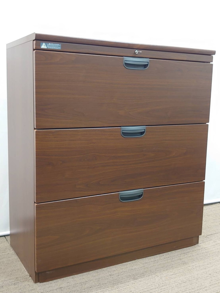 【送料無料 東京地区限定】 役員家具4点セット オカムラ 木製 両袖机 両開き書庫 ワードローブ デスク 役員デスク ラテラル書庫 3段 鍵付き書庫 キャビネット 両開き 収納 役員室 社長室 【中古オフィス家具】【中古】 - 画像 (17)