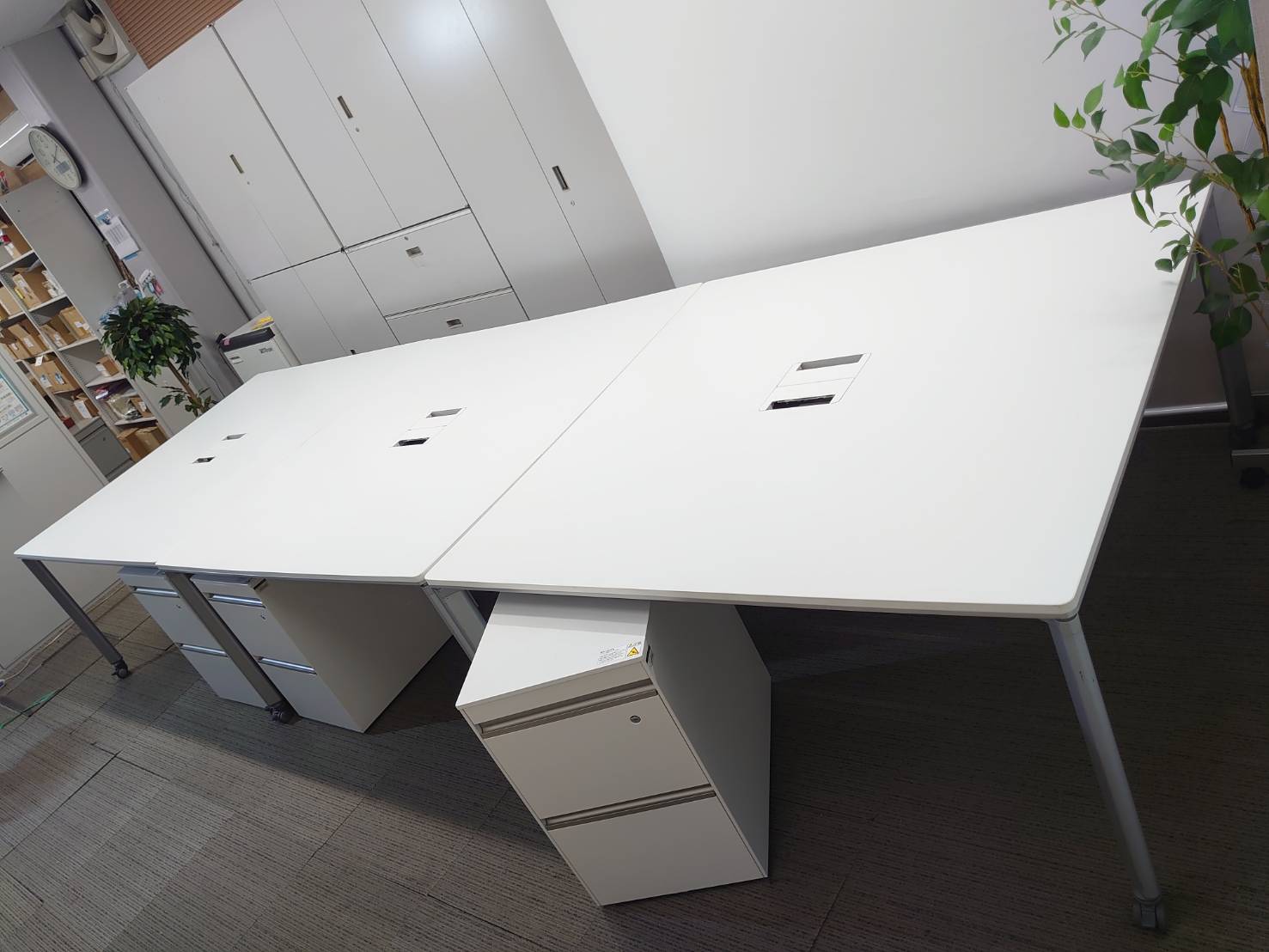 大型会議テーブル W3600 コクヨ ワークソート ワークテーブル フリーアドレス 可動式 ミーティングテーブル 会議テーブル SDT-WS1212PAW 【中古オフィス家具】【中古】 - 画像 (15)